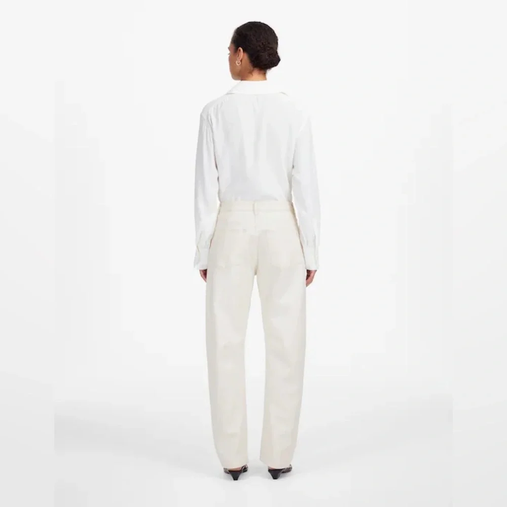madewell | the darted barrel-leg jeans- vintage canvas - Picture 5 of 13